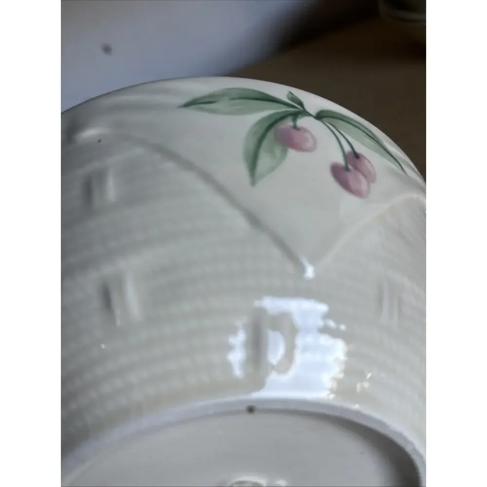 Pfaltzgraff USA Garden Party Serving Bowl Basketweave Cherry‎ Pattern 7 1/4”
